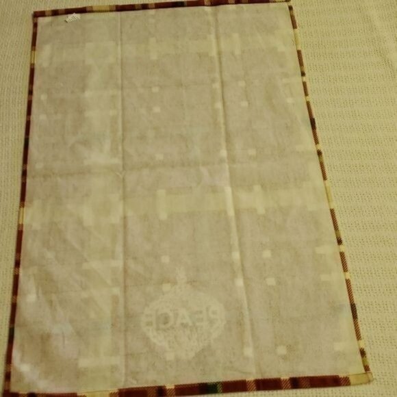 Holiday Ornament "PEACE" Soft Red/Cream/Green Decorative 17"x26" Cotton Towels - Picture 2 of 7